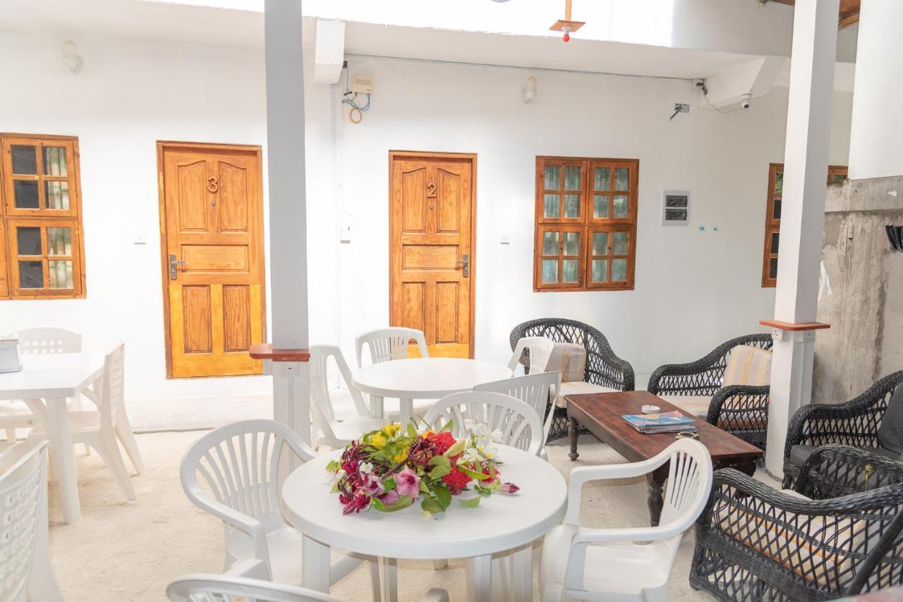 Chao Guest House Maafushi Exterior photo