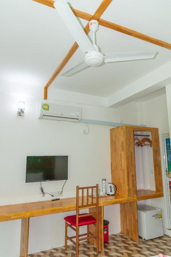 Chao Guest House Maafushi Exterior photo