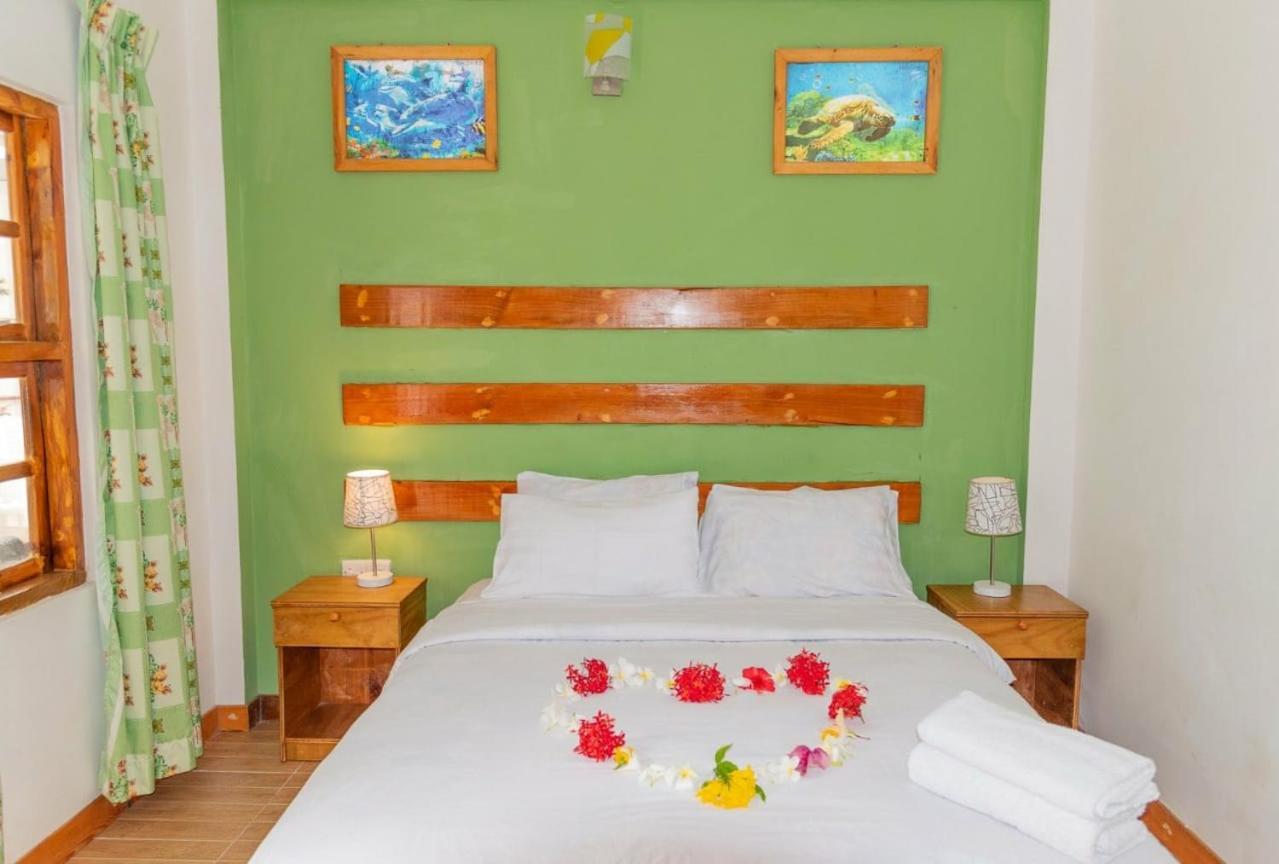 Chao Guest House Maafushi Exterior photo