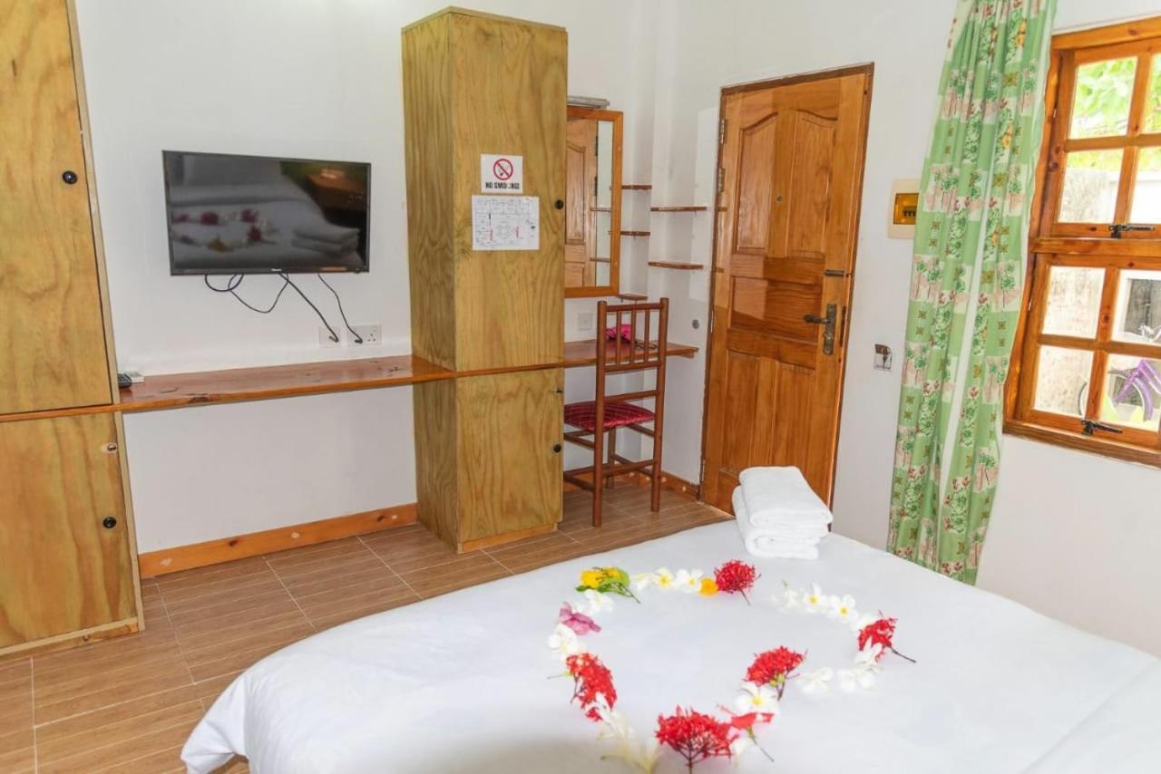 Chao Guest House Maafushi Exterior photo